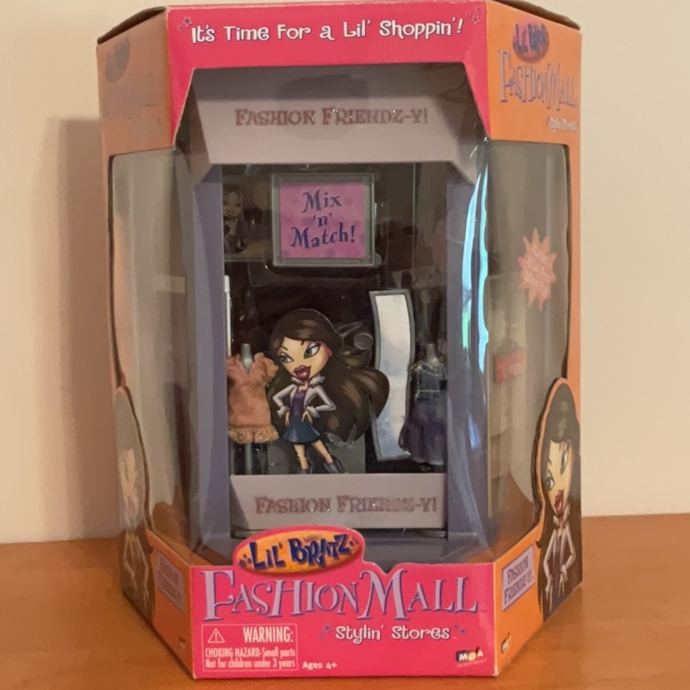 Lil’ Bratz Fashion Mall Fashion Friendz-y Store